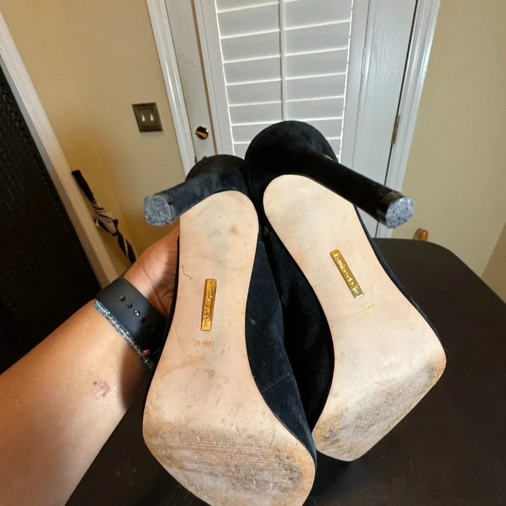 Louise Et Cie size 10 black suede sling back pumps with pearl details